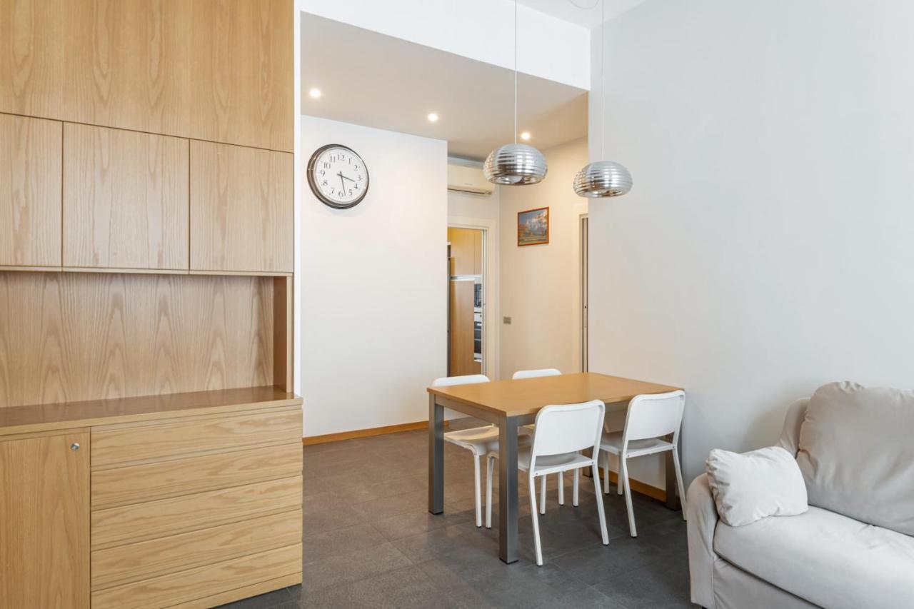 Ferienwohnung Easylife - Elegante Dimora Due Passi Dal Duomo Mailand Exterior foto