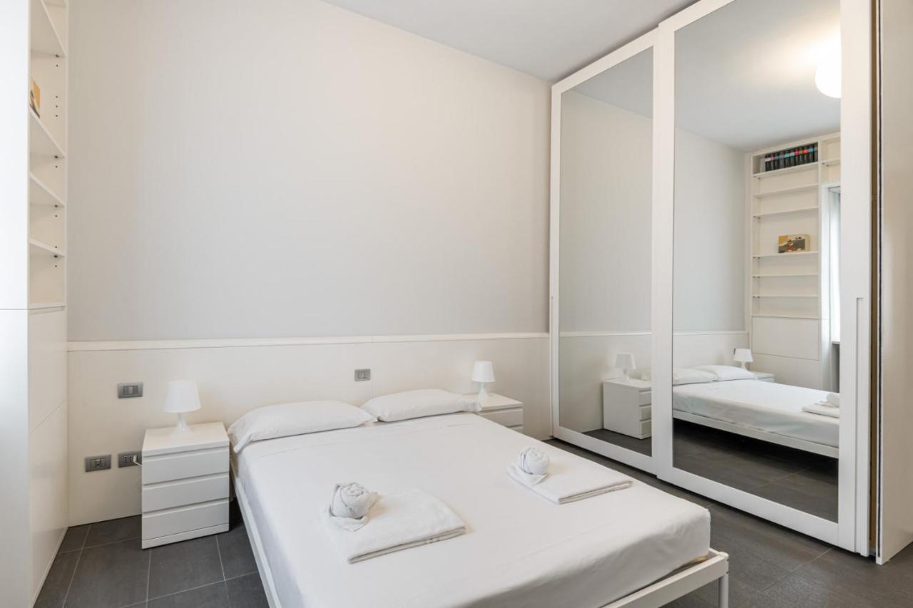 Ferienwohnung Easylife - Elegante Dimora Due Passi Dal Duomo Mailand Exterior foto